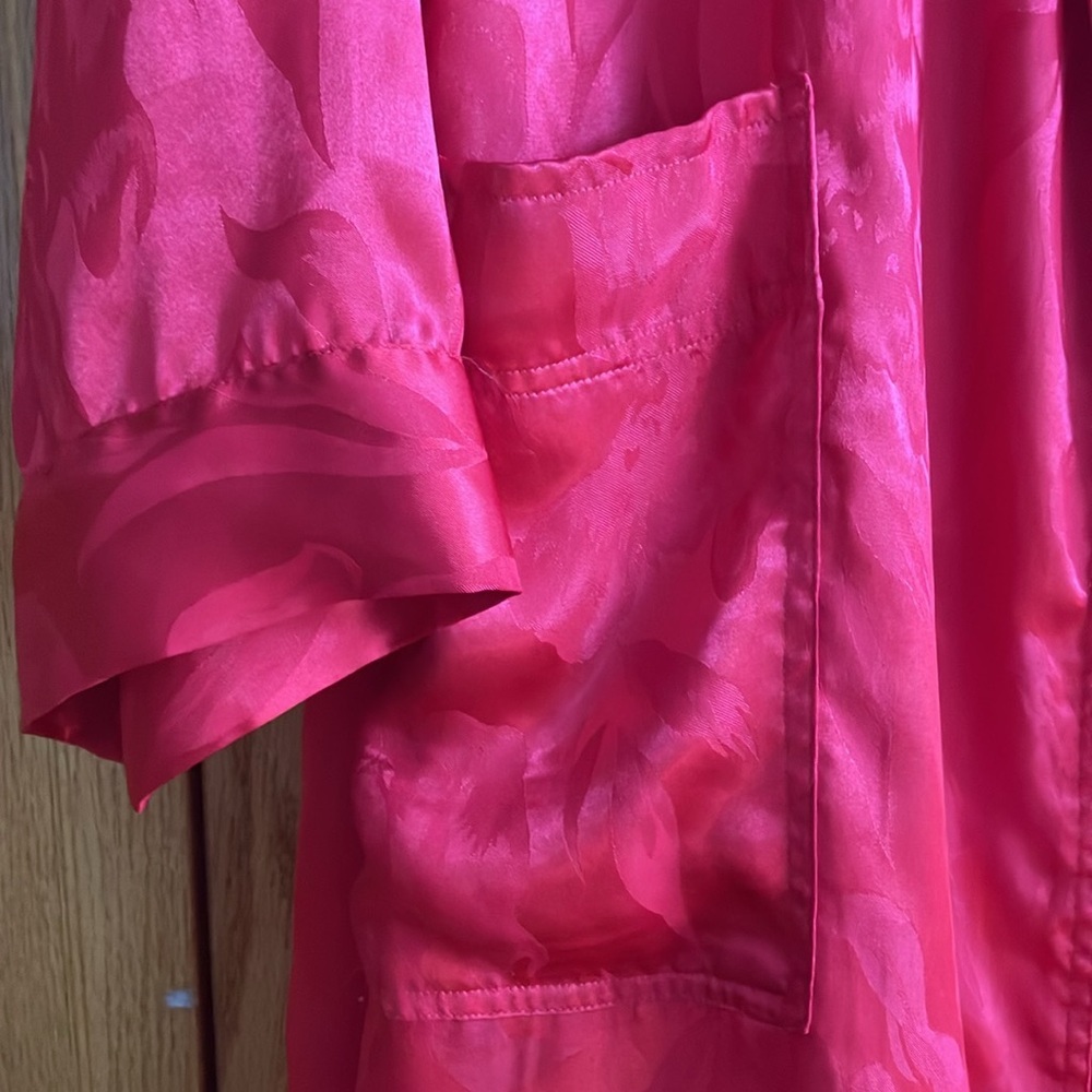 Vintage Victoria’s Secret red floral robe-pockets! - Picture 2 of 5
